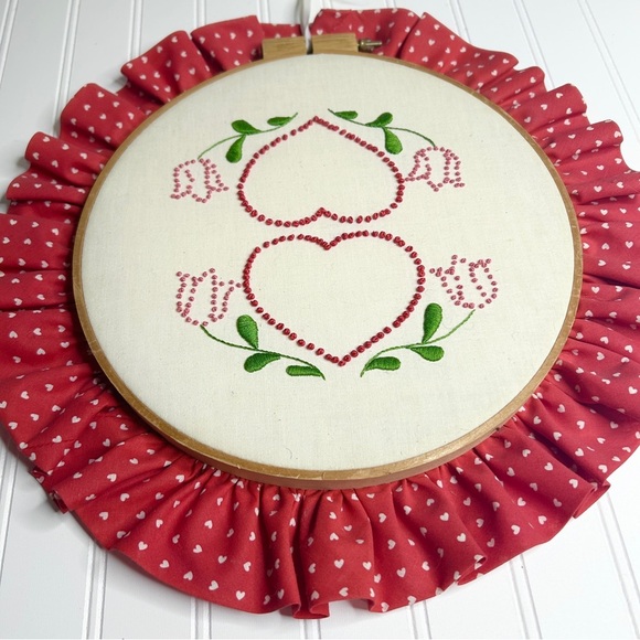 Handmade Vintage Embroidery Framed Hoop Hearts Ruffle Trim Grandma Cottage Core - Picture 7 of 8